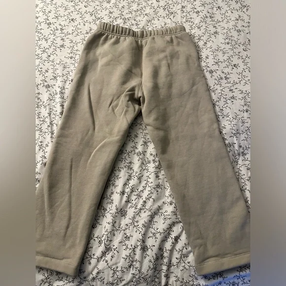 essentials sweatpants - Picture 2 of 4